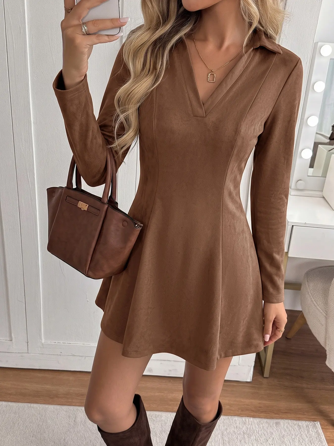 Women's Vintage Fitted Short Dress, Collar V-Neck Suede Velvet, Long Sleeve Waist Cinched A-Line Skirt, Retro Slim Fit Umbrella Dress