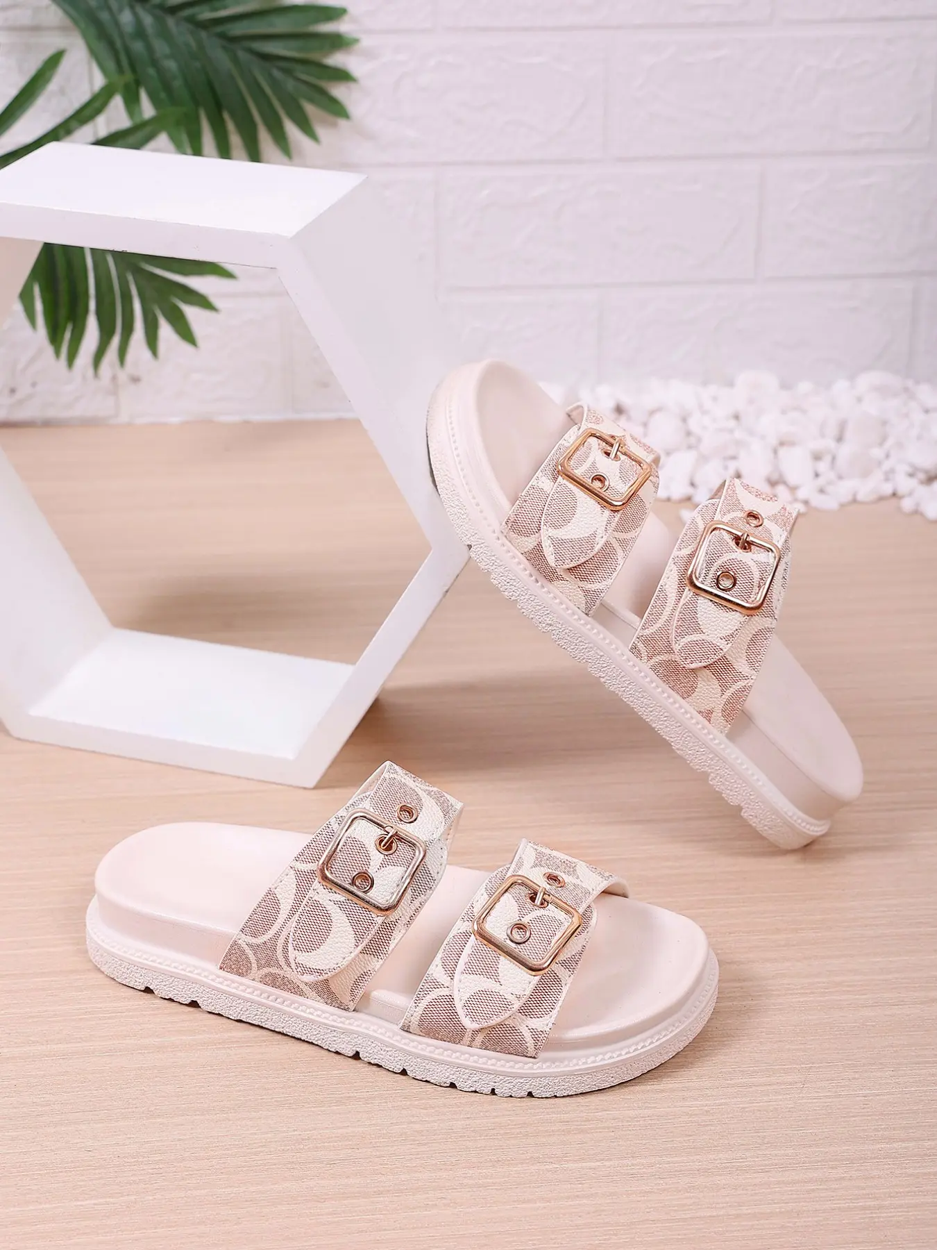 Summer New Double Buckle Thick Sole Sandals, Anti-Slip Durable European Style Women's Outdoor Casual Flip Flops, Comfortable and Stylish