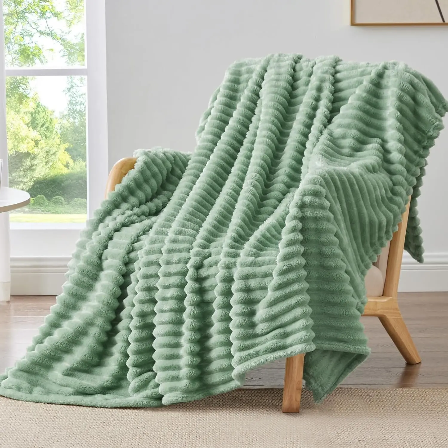 Twin Blanket for Couch & Bed, 300GSM Soft & Warm Fleece Blanket, Decorative and Giftable Striped Green Blankets for Women, Men, 60"x80"