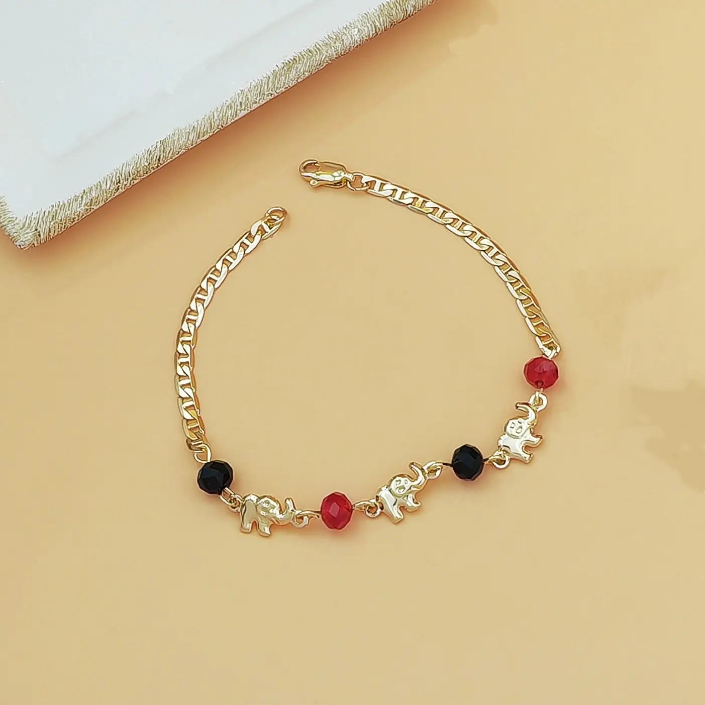 Unisex Vintage Gold Tiny Elephants Charm Bracelet - Lightweight, Durable, with Exquisite Details, Vibrant Red & Black Crystal Beads, Ideal for Daily Wear Jewelry Stacking