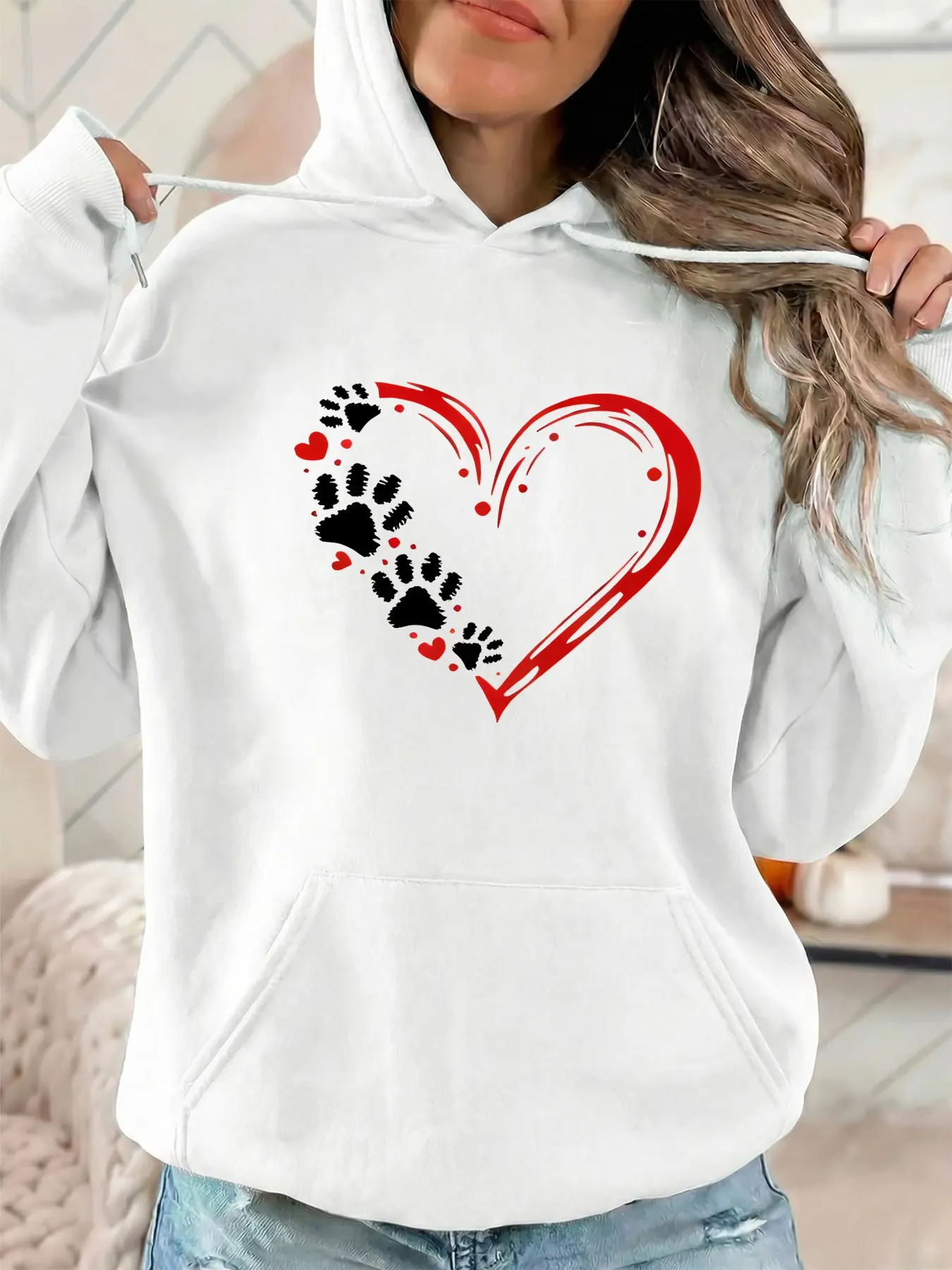 Women's fashionable hooded sweatshirt with a red heart pattern print, drawstring kangaroo pocket. Autumn and winter casual sportswear sweatshirt. Suitable for casual parties and sports wear.