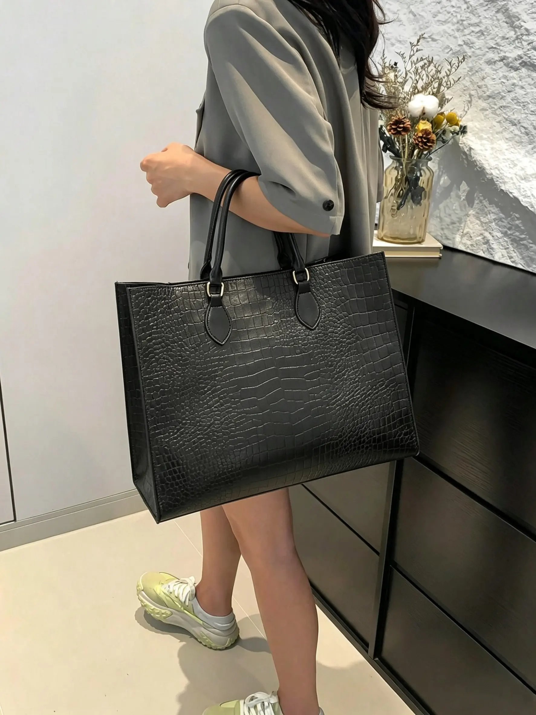 Large Capacity Faux Crocodile Grain Oversized Tote Bag, PU Leather Tote, Four Seasons Versatile Travel Shopping Single Casual Shoulder Bag, Commuter Purse, Laptop Office Bag for Women, Casual Commuting Bag