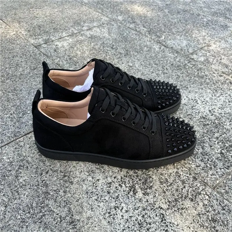 Fashionable men's casual sneakers, versatile classic sports shoes