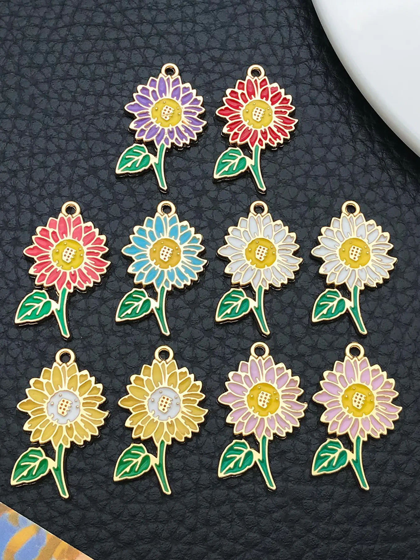 10pcs Assorted Enamel Sunflower Charms, Golden Plated Daisy Flower Pendants DIY Jewelry Making Accessories for Earrings Necklace Bracelet Phone Bag Decoration
