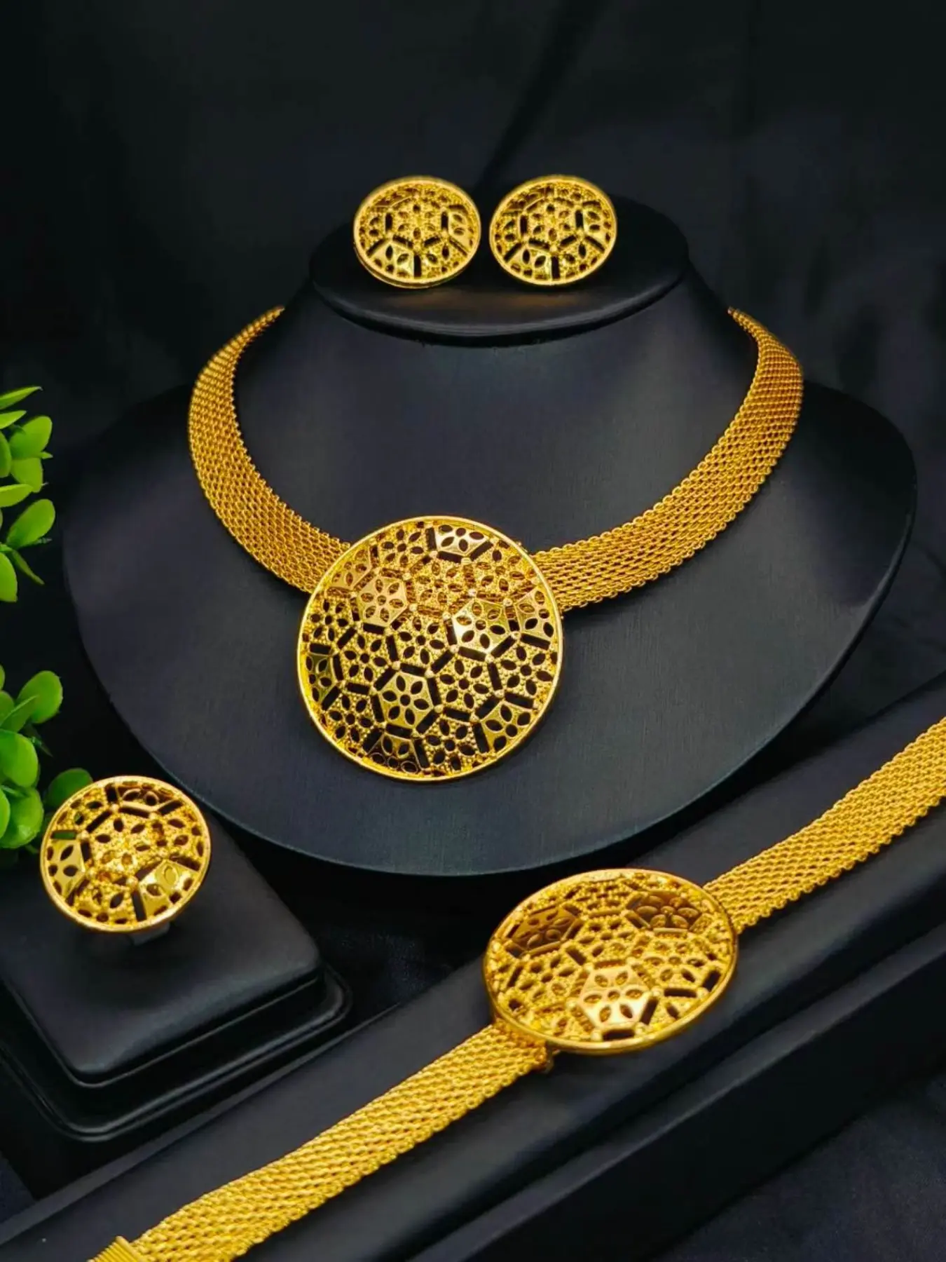 Elegant Hollow Pendant Costume Jewelry Set, 4-Piece Necklace Bracelet Ring Earring Gift for Weddings Parties Holidays