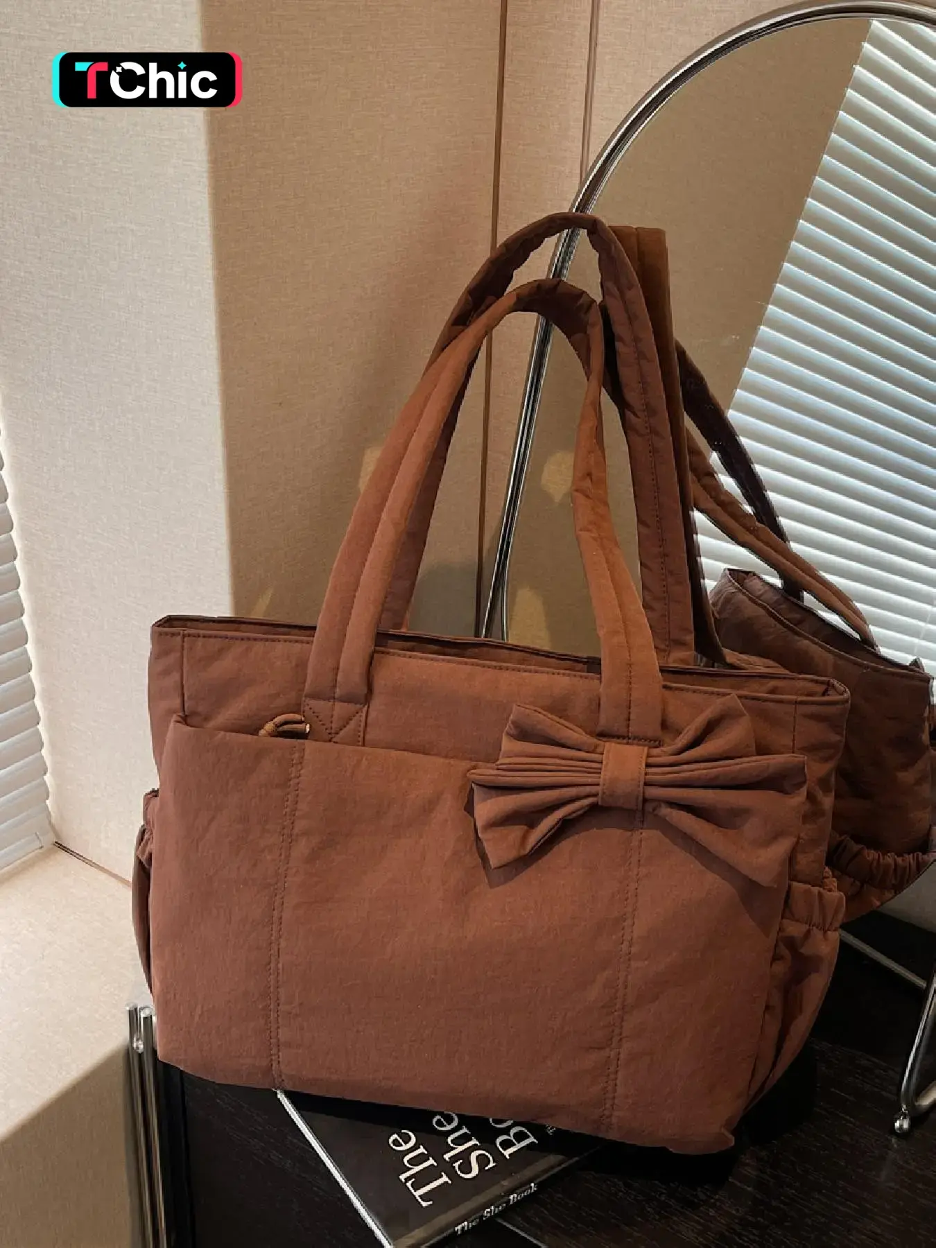 Pink fashionable quilted bow tote bag, a gentle, casual, lightweight, and spacious shoulder bag suitable for commuting, shopping, leisure outings, and everyday accessories, Bow shoulder bags