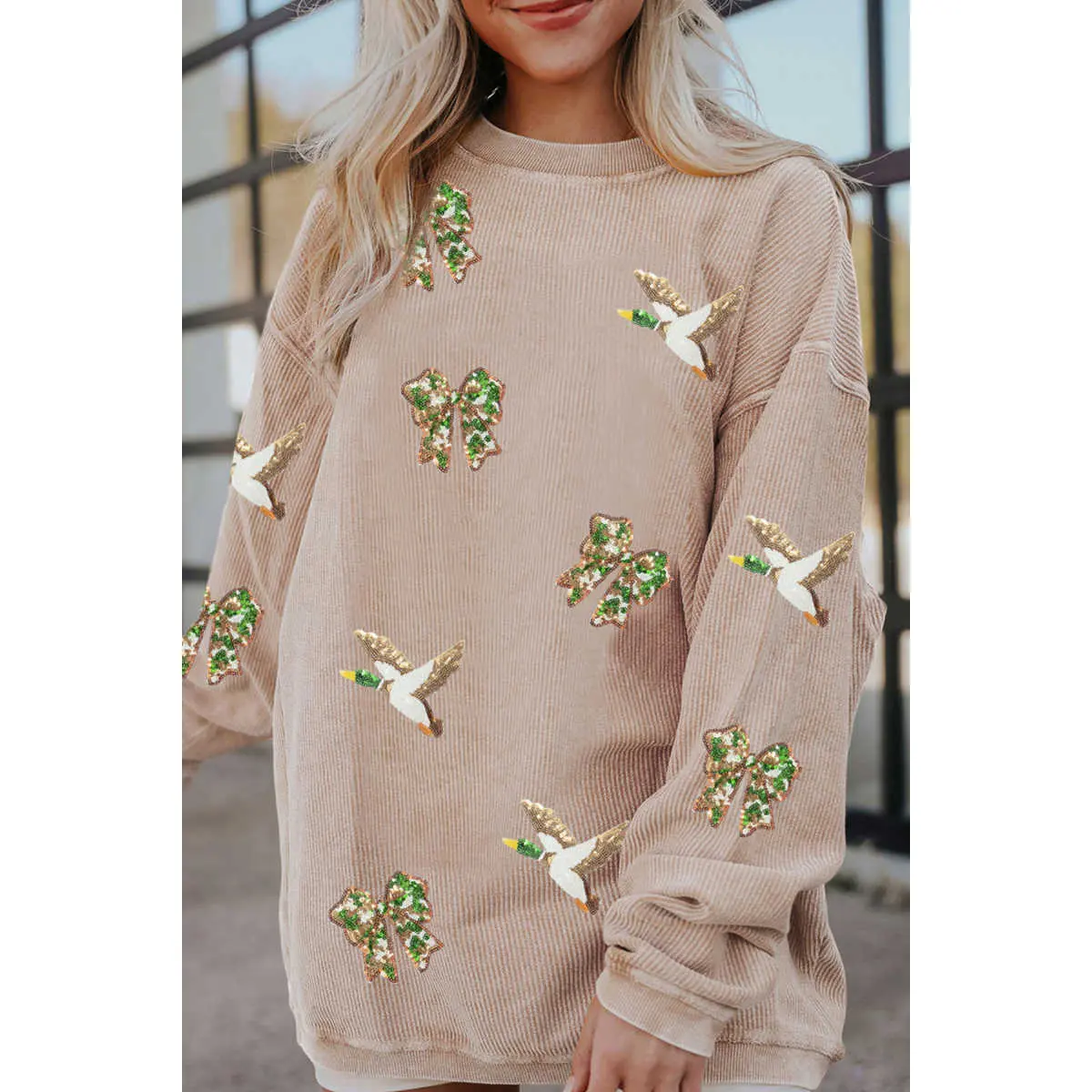 Apricot Twisted Rib Sequin Patched Mallard Bow Pattern Oversized Sweatshirt