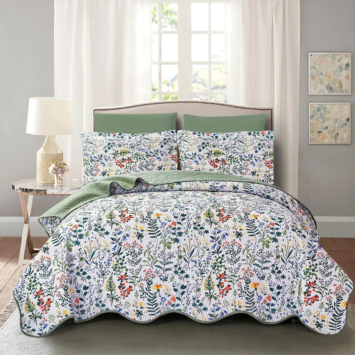 Three-Piece Quilted Bedspread Set, Lightweight Floral Print, Queen Size, Includes Pillowcase, Suitable for All Seasons, Elegant Design, Floral Bedding Set