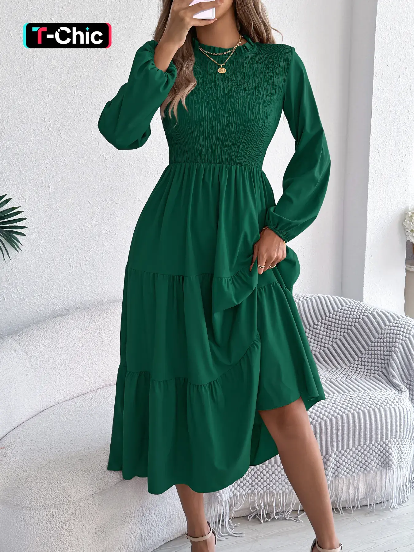 Elegant Spring & Fall Long Fitted Soft Woven Fabric Feminine Lady Casual Chic Dress Piece, Round Neck Lantern Sleeve, Waist-Curling Ruffled Hem Patchwork Design, Women's Casual Wear Fashion, Womenswear
