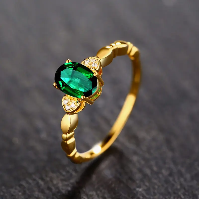 Vintage Emerald Ring for Women, Light Luxury Simple Four-Prong Heart-Shaped Green Tourmaline Gold Ring