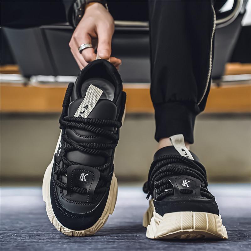 Trendy color-blocked thick-soled casual sports shoes for men, featuring a stylish low-top round toe with lace-up design, lightweight, comfortable and breathable, suitable for outdoor sports and hiking.