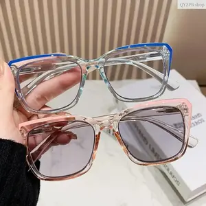 Women's Multifocal Photochromic Reading Glasses, Progressive Light-Adaptive Square Frame Eyeglasses, Dual Near & Far Vision Stylish Eyewear, Perfect Festival Gift for Mom for Daily Wear Reading Outdoor Activities summerwins