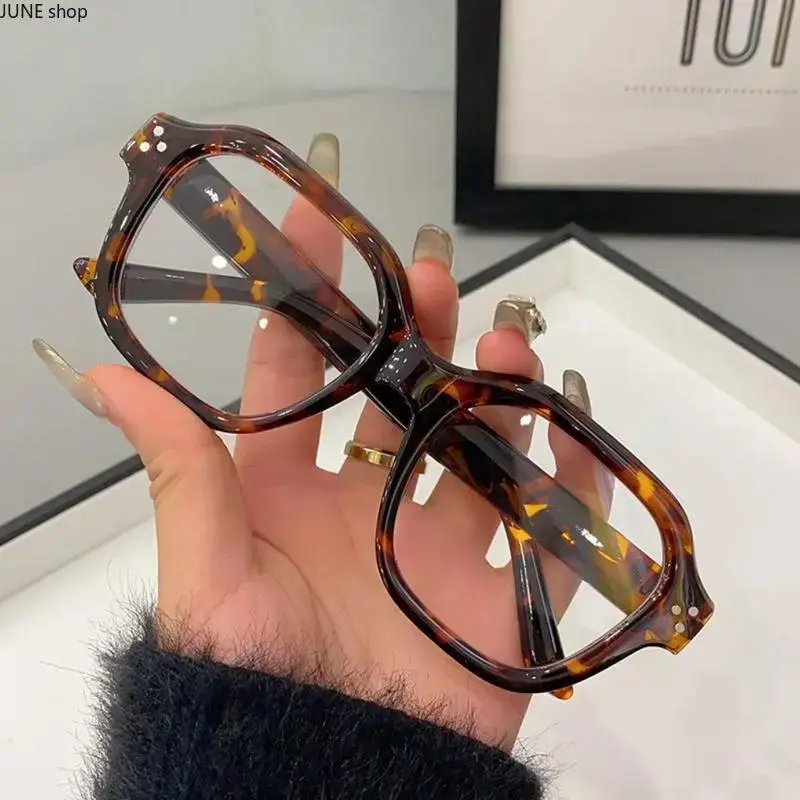 Unisex Square Blue Light Glasses, Retro Office Fashion Eyewear, Transparent Lenses, Lightweight Frame With UV400 Protection, Anti‑Eyestrain Glasses For Computer Work And Daily Wear