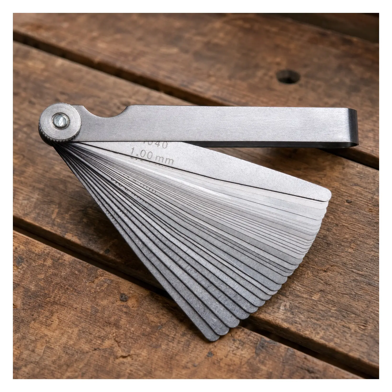 32-Blade Tapered Feeler Gauge Set, Dual-Marked Inch & Metric, Precision Valve Clearance Tool, 0.001"-0.040" / 0.03 mm-1.0 mmGift
