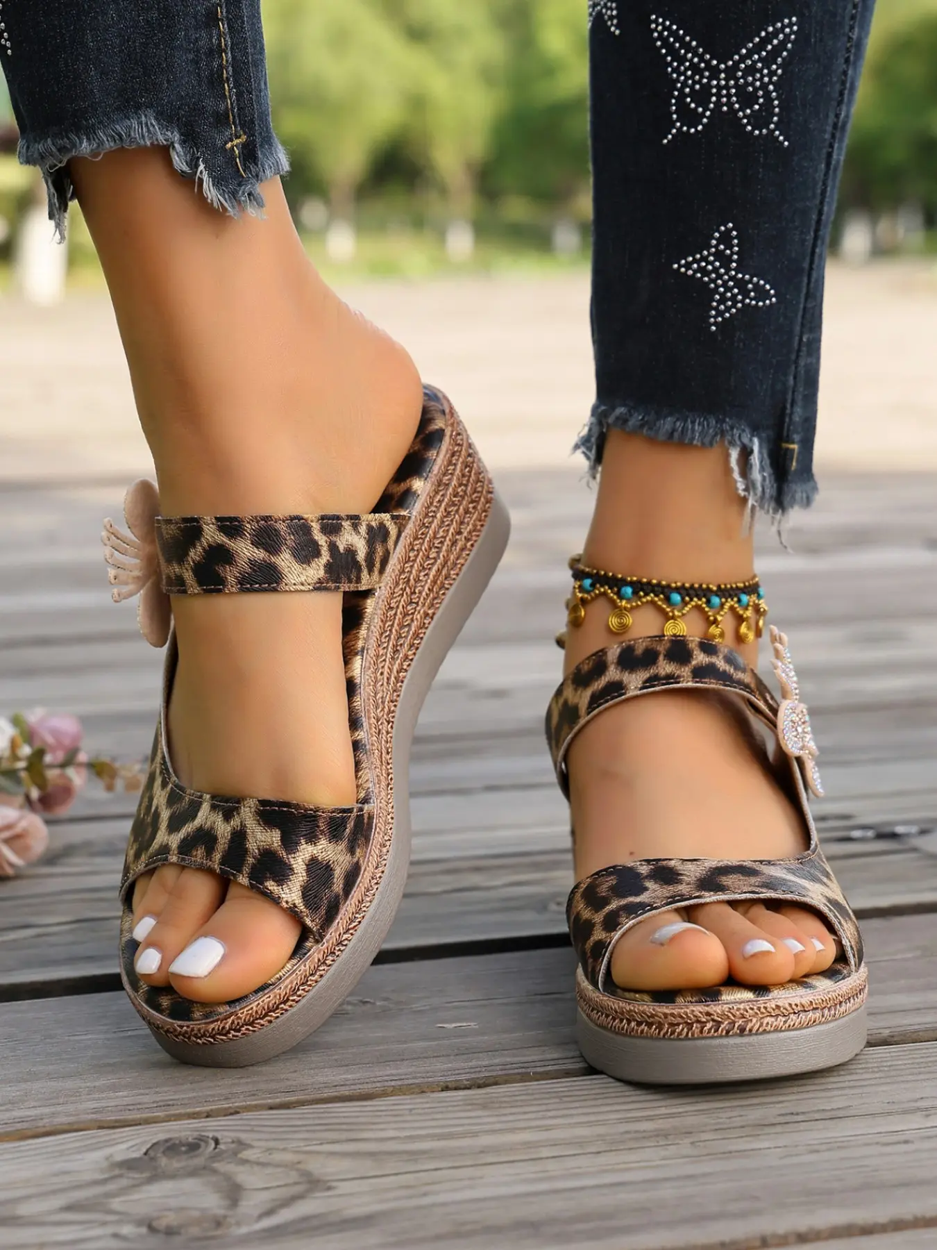 Women's Leopard Print Rhinestone Flower Wedge Sandals, European Style Thick Sole Anti-Slip Open-Toe Slippers, Summer Fashion Chunky Heels