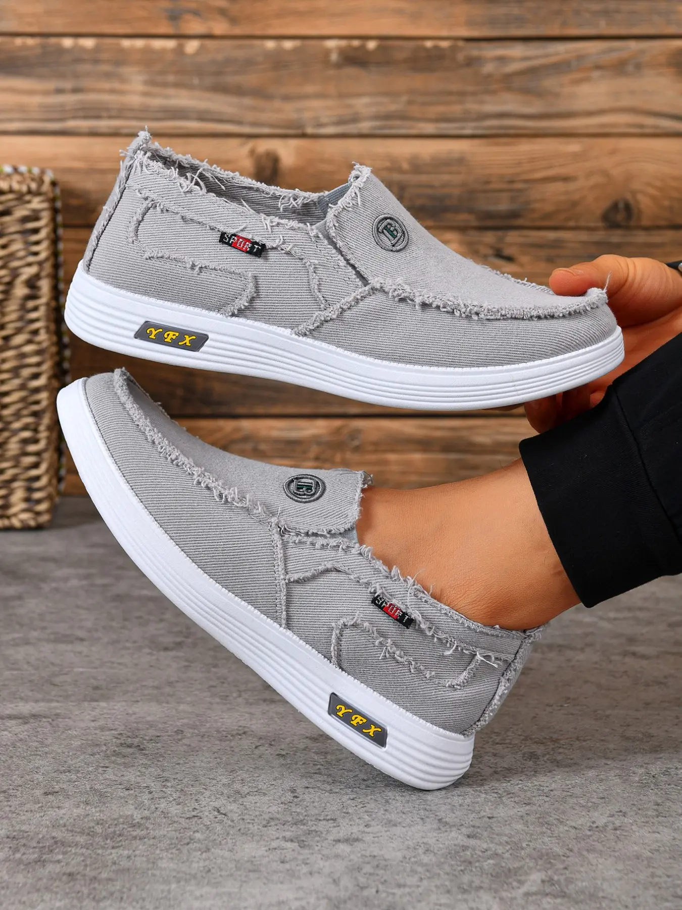 Men's Fringe Trim Canvas Slip On Loafers, Badge Decor Flat Casual Walking Shoes for Daily Shopping, Outdoor Strolls & Everyday Casual Outfits