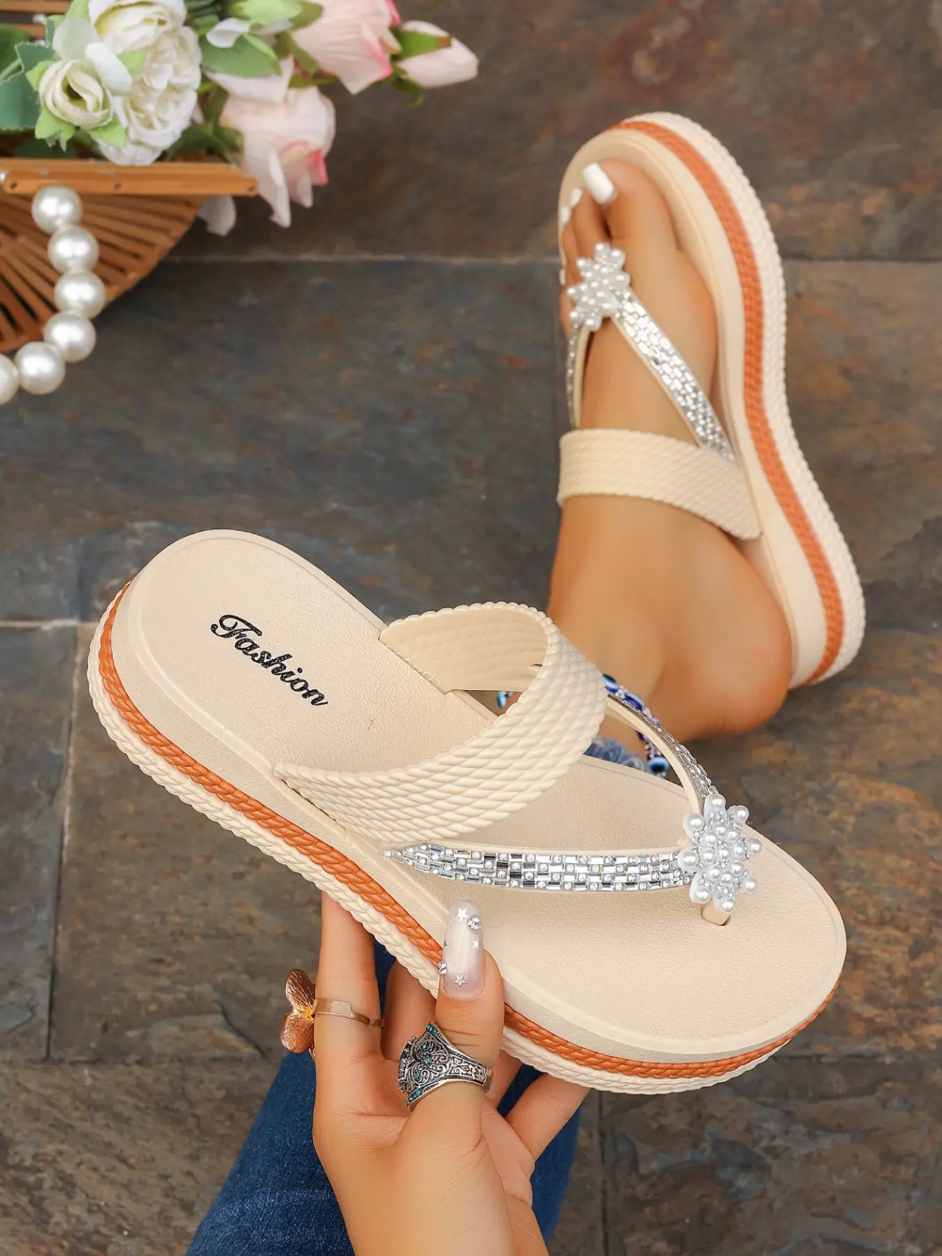 Summer Women's Rhinestone Flower Sandals, Dual Strap Thong Flip Flops, Thick Sole Wedge Beach Shoes, Non-Slip Casual Footwear