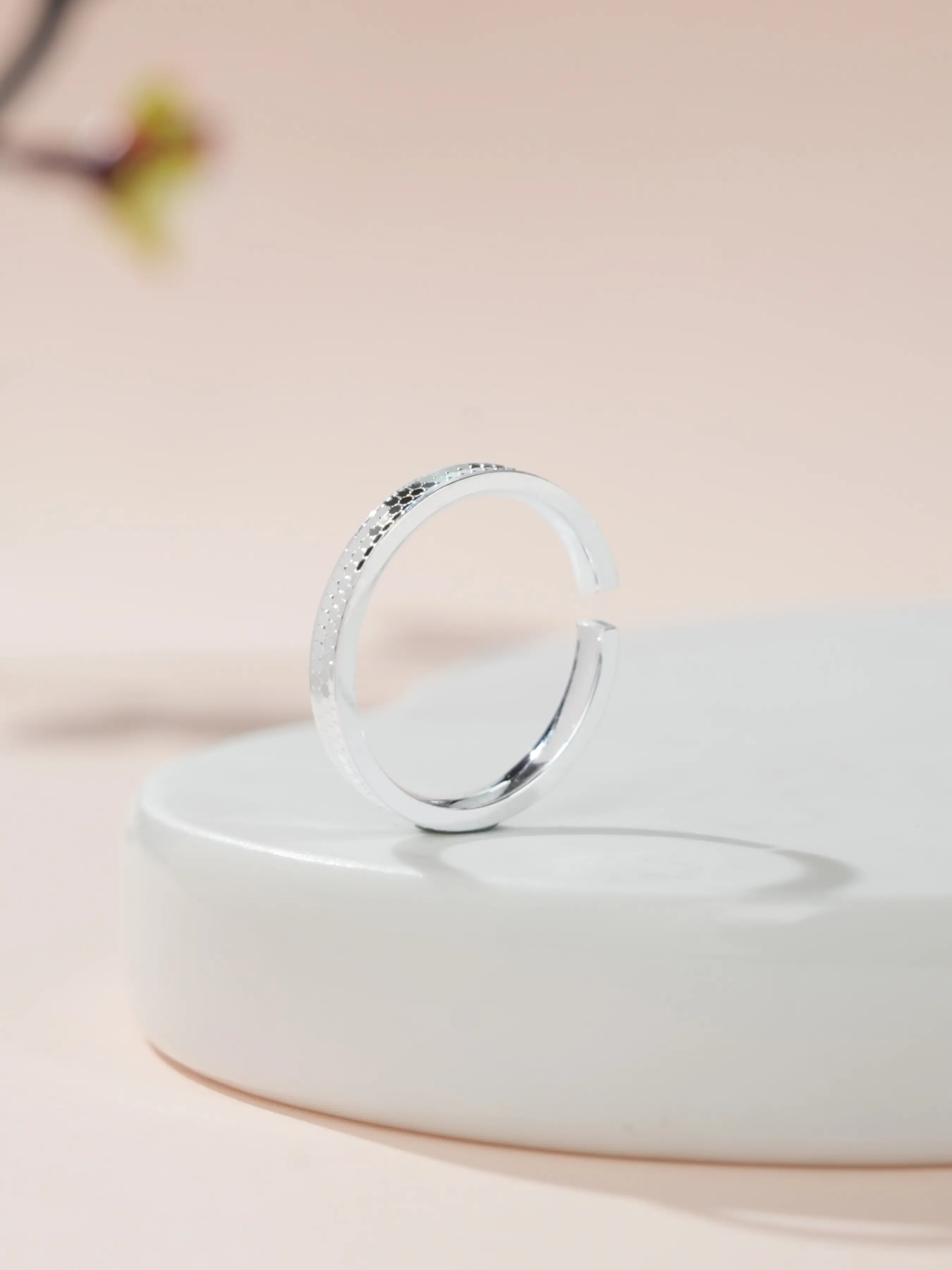 Adjustable Honeycomb Open Ring, Matte Silver Color, Slimming Finger Design, Unisex Fashion Jewelry, Perfect for Daily Wear & Gifts