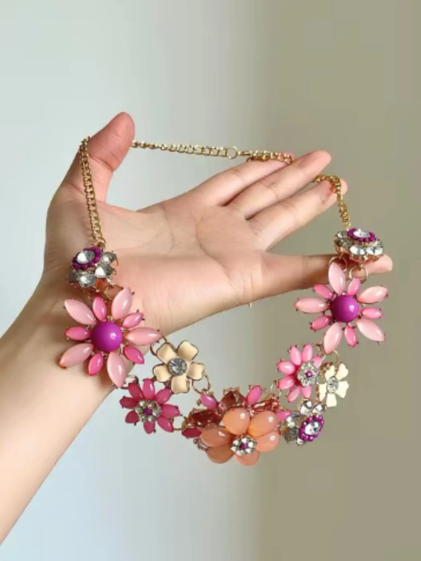 Floral Crystal Necklace, Bell Necklace, Elegant Vintage Necklace, Luxurious Resort Style, for Women and Girls