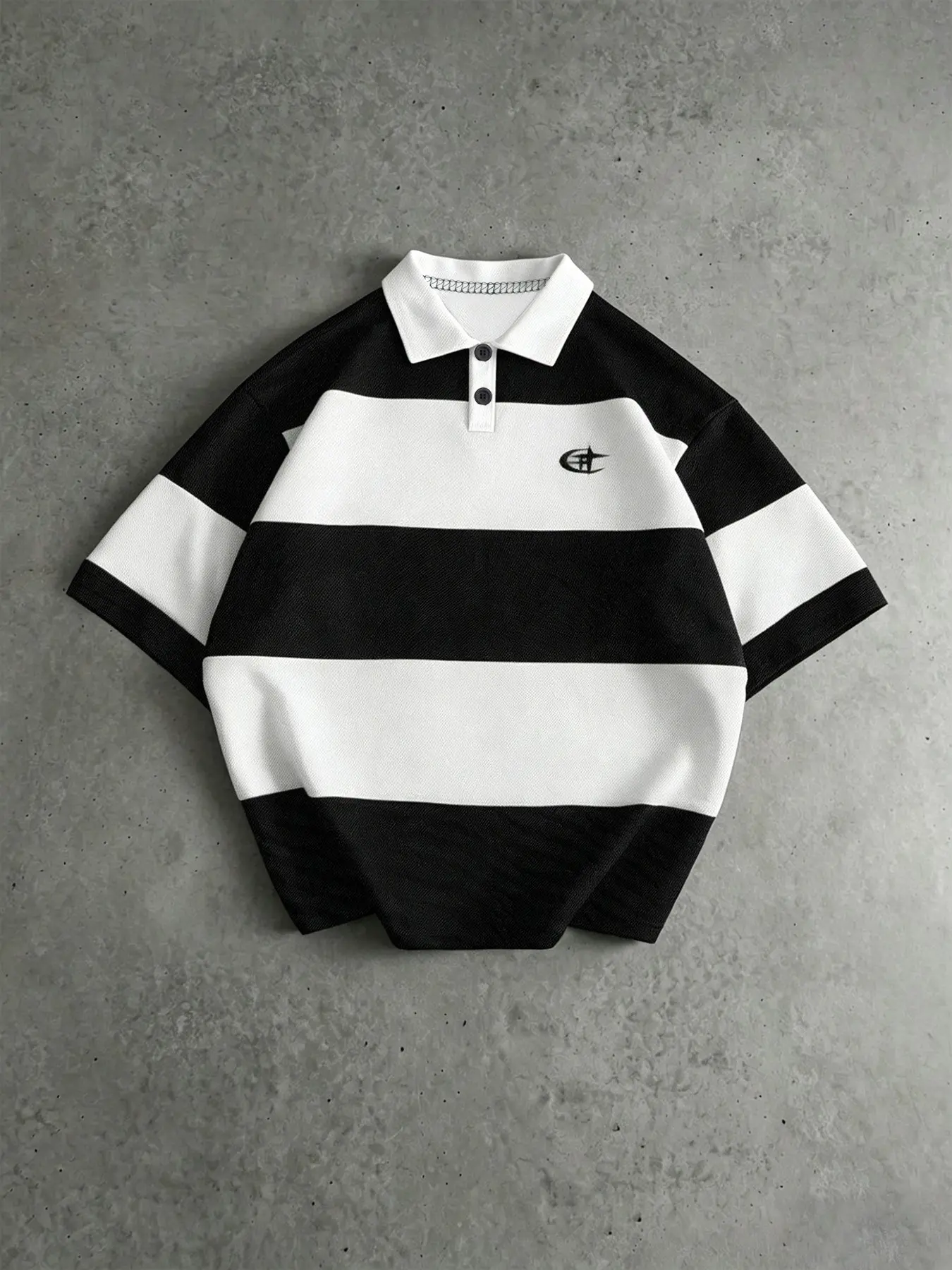 Men's Black and White Striped Polo Shirt, Oversized Short Sleeve Collared Top with Bold Horizontal Stripes, Small Chest Emblem and Relaxed Fit, Retro Y2K College Streetwear for Summer, Campus Looks, Dates, Travel, Parties, Weekends and Casual Styling