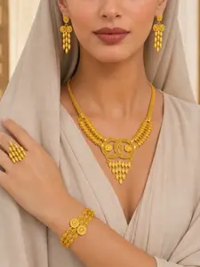 4 pieces each set of Dubai Saudi jewelry set gold-plated luxury necklace, ring, earring bracelet adjustable jewelry suitable for party banquet bride wedding accessories.