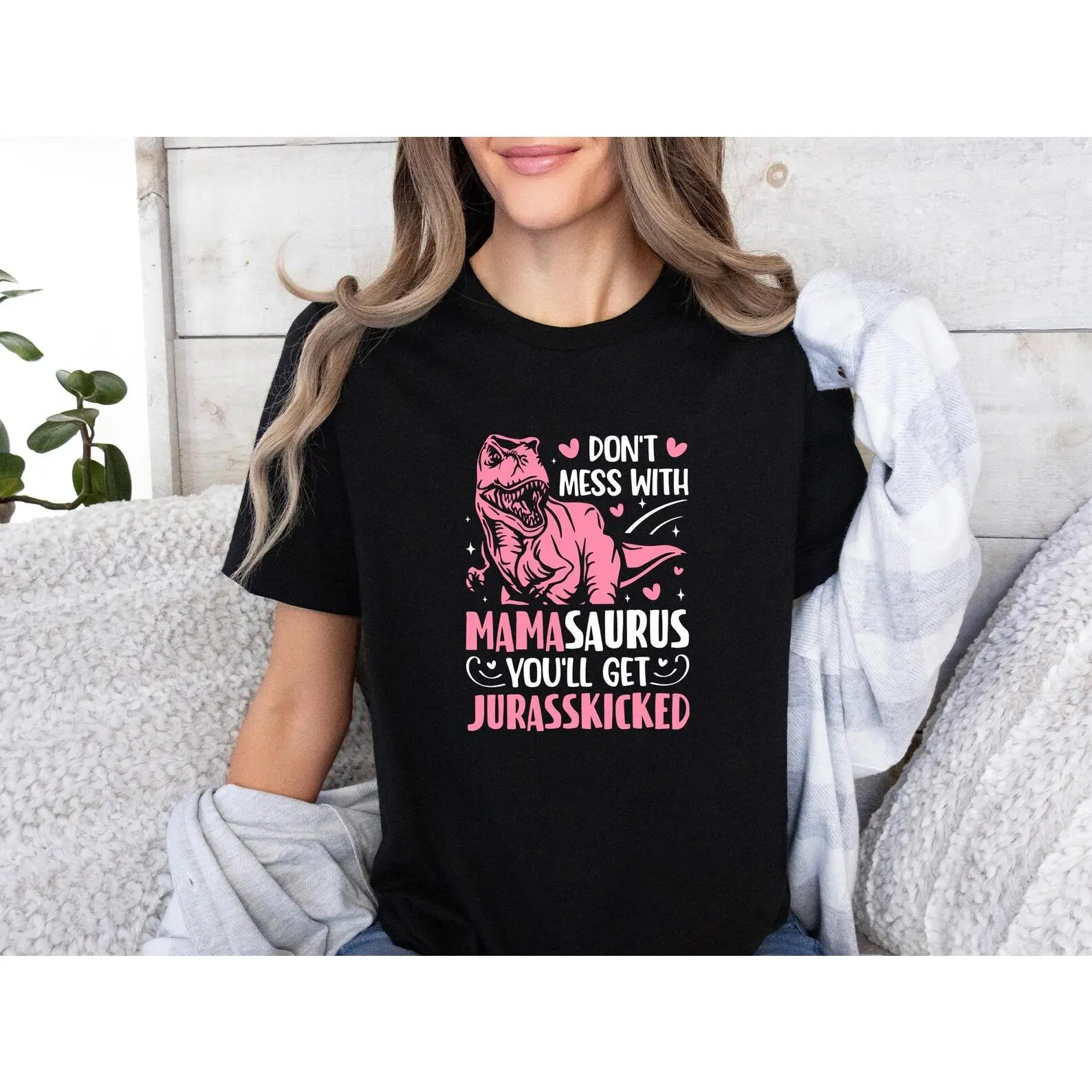 100% Cotton Unisex Round Neck Tee, Mamasaurus Pink T-Rex Dinosaur Heart Chest Graphic Loose Casual Top, Funny Mom Humor Jurasskicked Pun Quote Print For Women Mama Daily Soft Breathable Summer Gift, Non-Washed Fabric