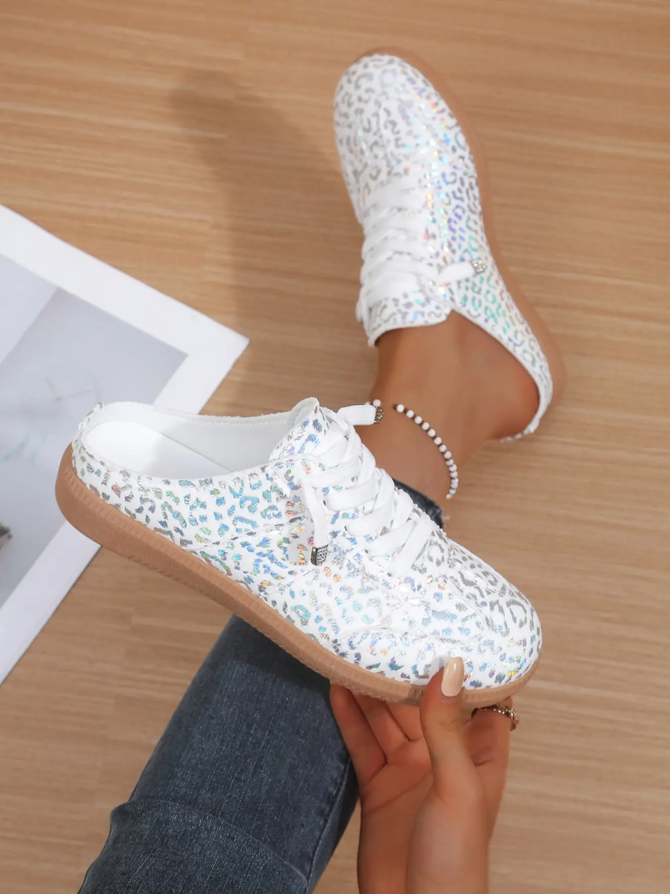 Colorful Leopard Print Slip-On Shoes, No Heel Design, Round Toe, Protective Toes, Trendy Military Training Shoes, Comfortable and Stylish, Women