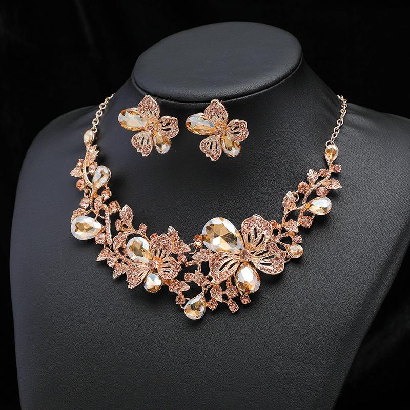 Exaggerated Necklace and Earring Set for Women, Fashionable Popular Alloy Chain with Flower Design, Bridal Accessory