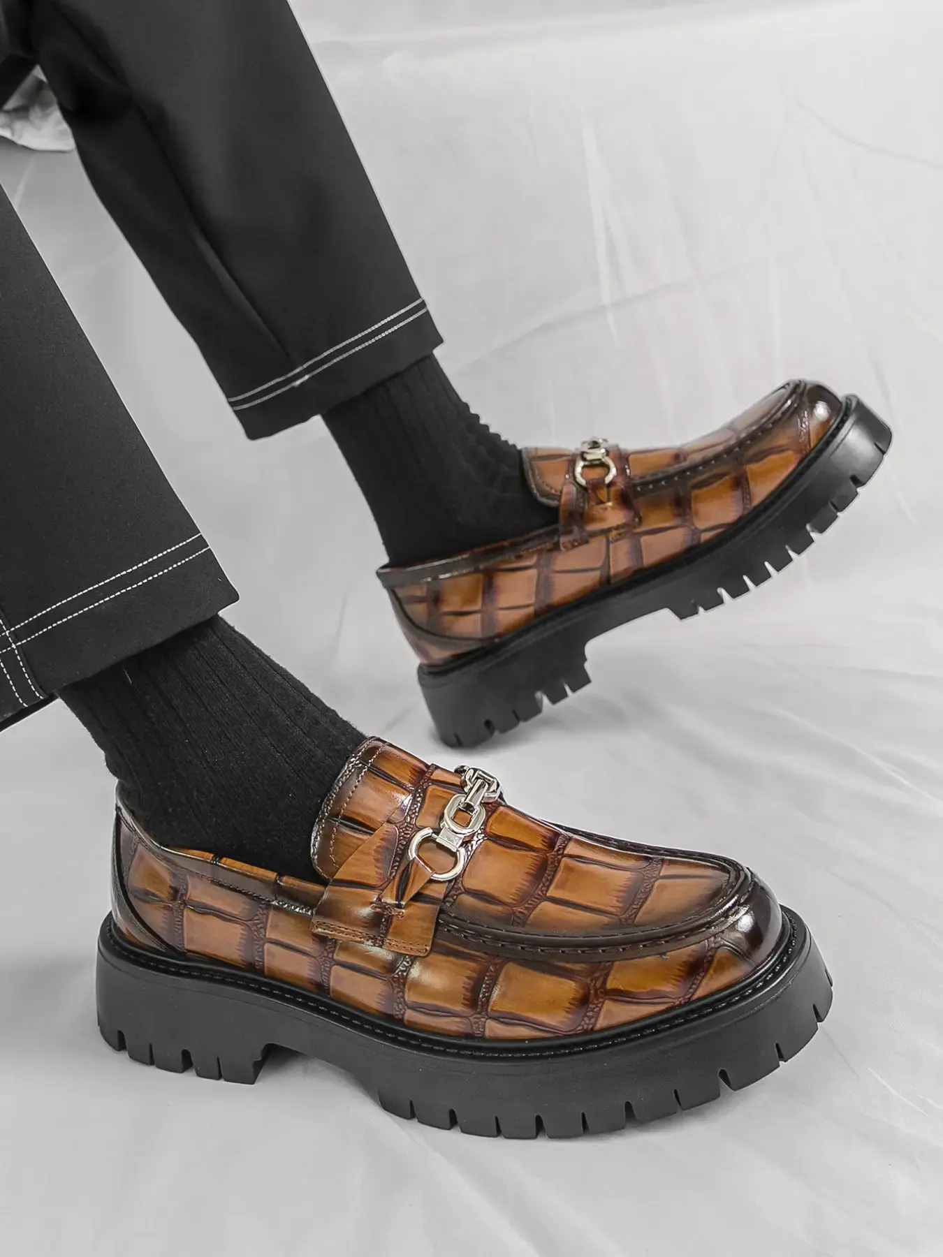 2026 Men's Leather Crocodile Animal Print Thick Sole Slip-On Penny Loafers - Formal Wear Business Casual Shoes with Metal Chain Decoration