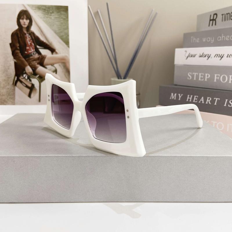 Oversized Gradient  for Women And Men – Green To Clear Frame, Anti-Reflective Lenses, Lightweight Metal Hinge, Stylish Eyewear for Parties, Photography, And Street Style Vintage Tortoiseshell  outdoor glass uv400 lens blinged sunglasses fall ses