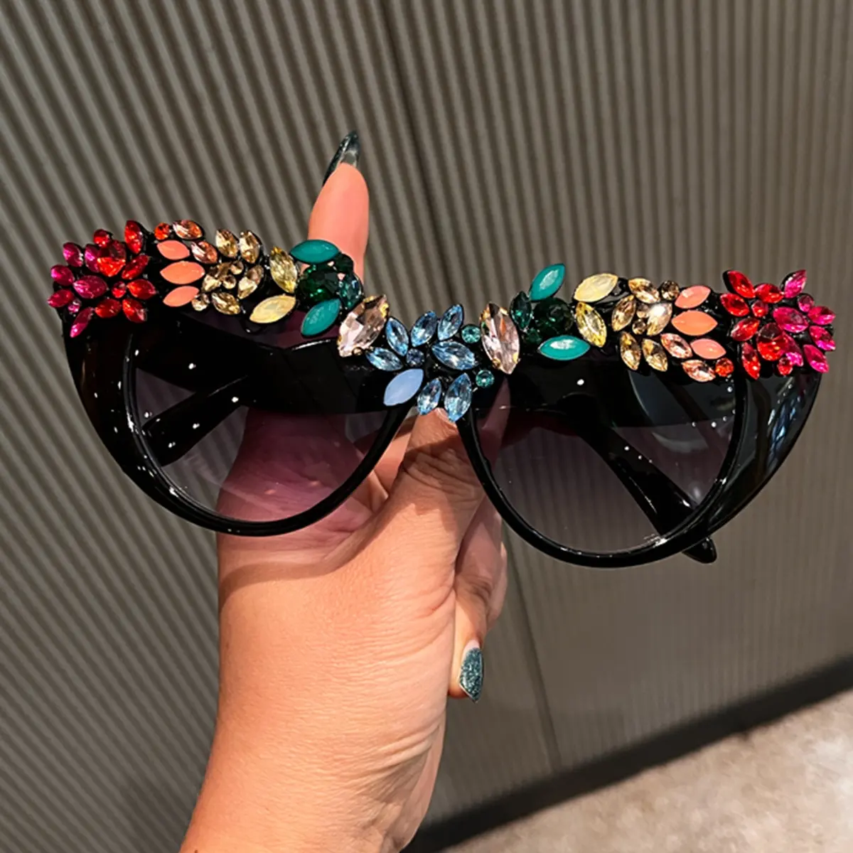 Women's Bedazzled Rhinestone Cat Eye Sunglasses - Female Fit, Retro Look, Colorful Gem Statement Eyewear, UV400 Lens, Sun Protection Retro Fashion Shades for Festival, Party, Polycarbonate, Plastic