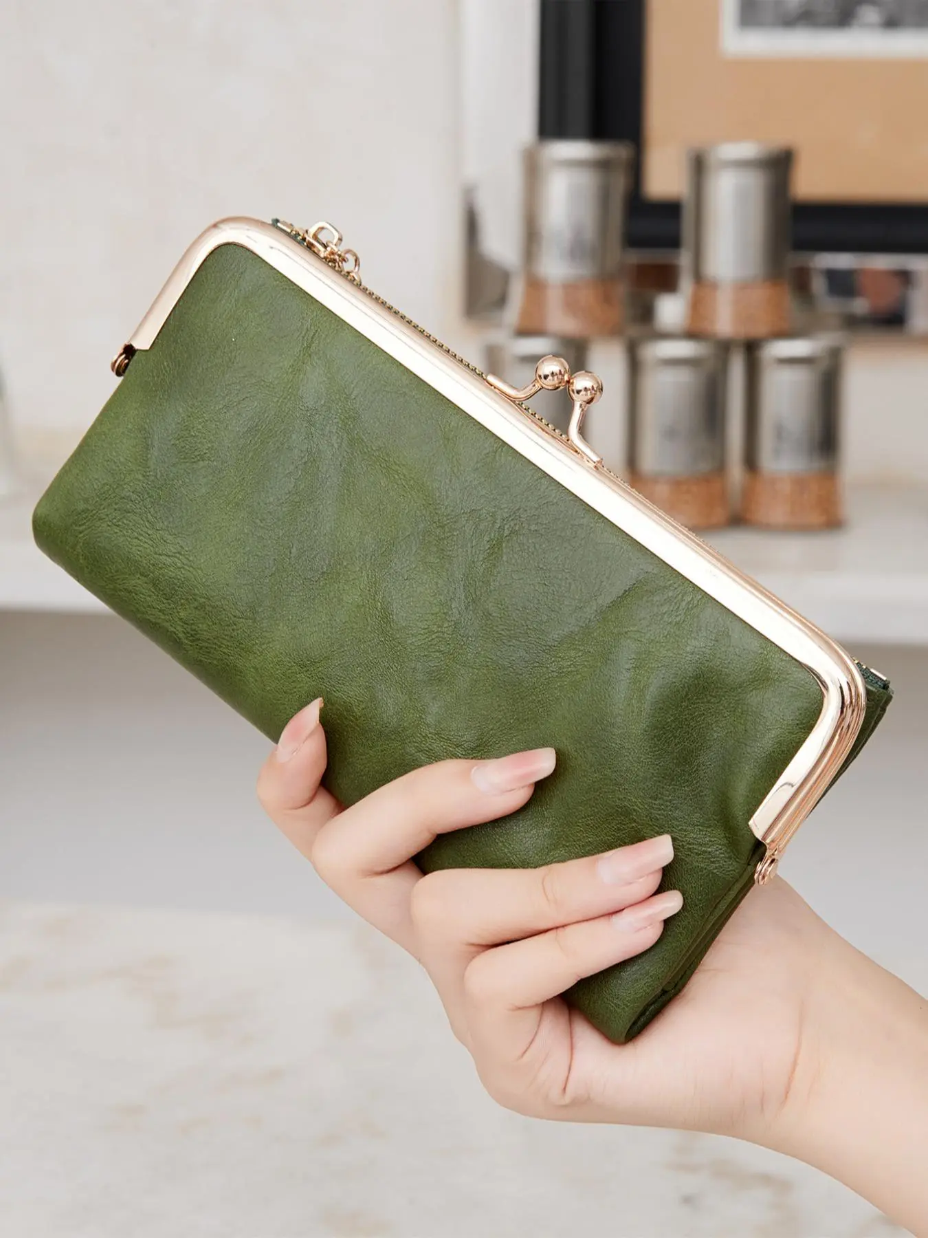 Women's Long Wallet with Kiss-Lock Closure, Vintage Style Multifunctional Coin Purse, Elegant Faux Leather Clutch for Daily Use