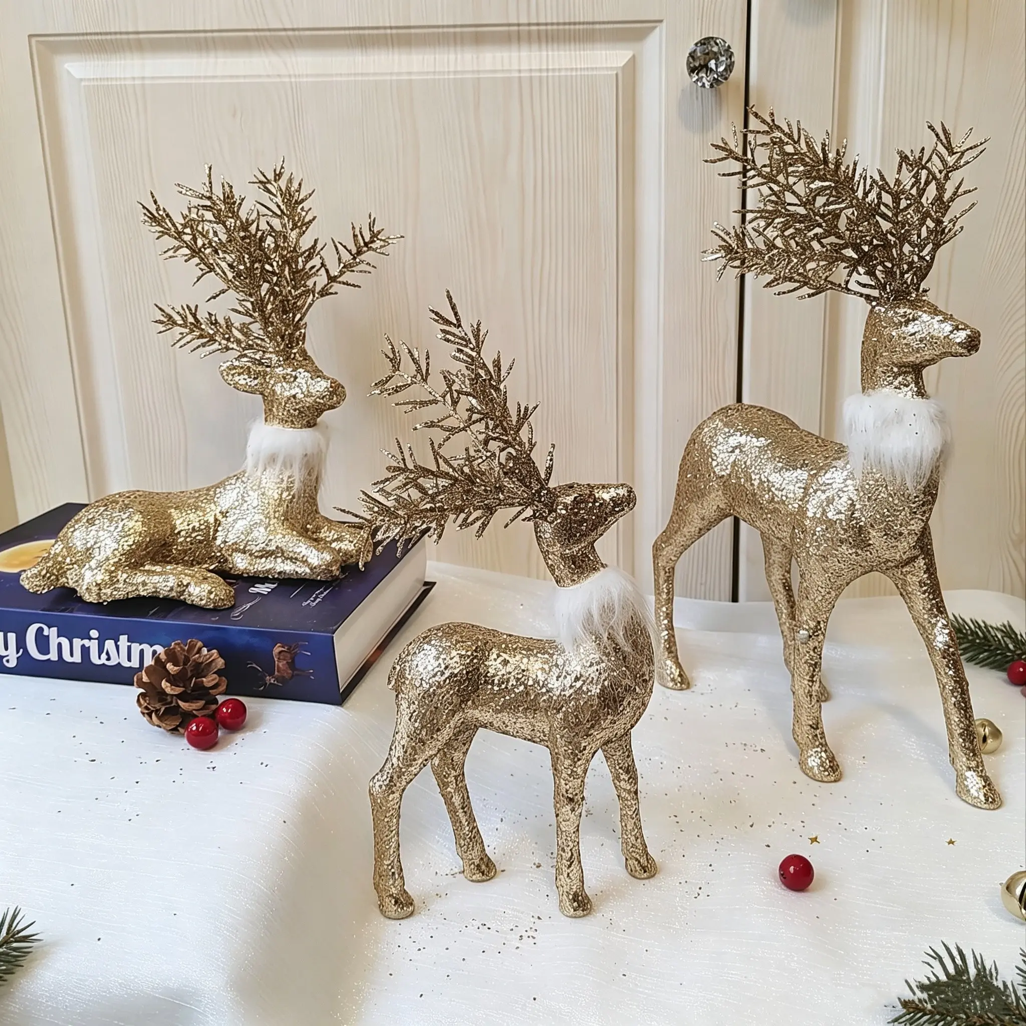 3Pcs Family Reindeer Figurine Set, Gold&Silver Christmas Deer Statue with White Fluffy Collar, Decorative Ornament, Christmas Decorations, Table Centerpiece Mantel Decor, Xmas Home Decoration & Gift for Family