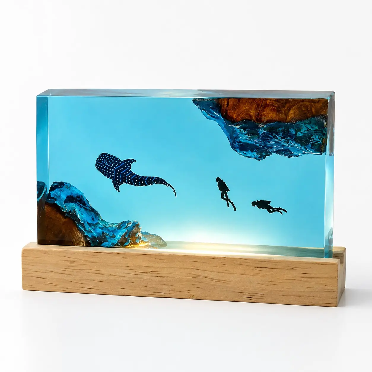 Ocean Resin Handicrafts, Whale Shark and Diver High-End Gift Ornament, Unique Home Decor Light, Perfect Unique Gift Idea, Resin Animal Sculptures, Resin Animal Ornaments, Figurines