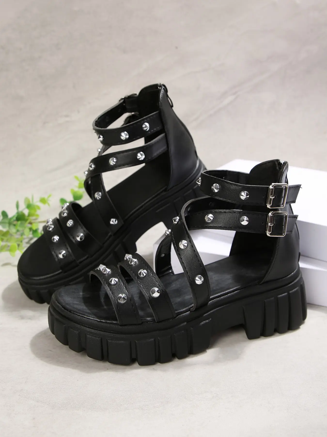 European and American Style Rivet Thick Sole Sandals, Textured Anti-Slip Platform Shoes, Dual Buckle Anklet Casual Flip Flops, Fashionable Comfy Sandals