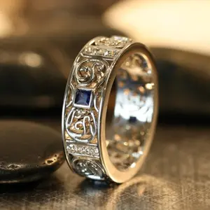 Men's ring, retro hollow pattern with blue zircon ring, temperament copper ring, eve valentines day gift, free shipping only. men high quality elegant engagement proposal promise practical christmas party birthday wedding old money Moissanite