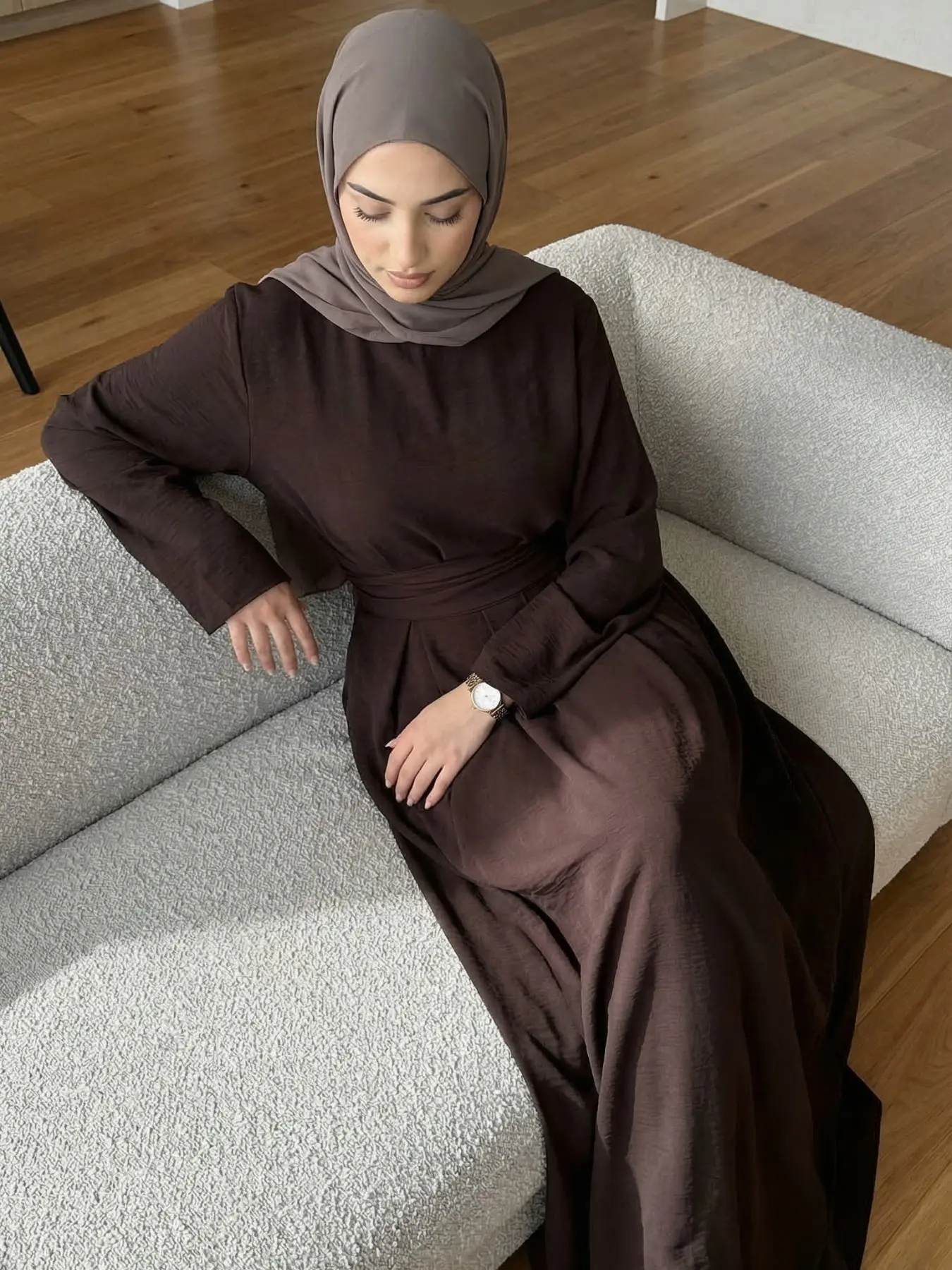 Elegant Fitted Long Hijab Abaya Dress, Plain Round Neck, Long Sleeve, Modest Party Wear, Perfect for Gatherings and Vacations