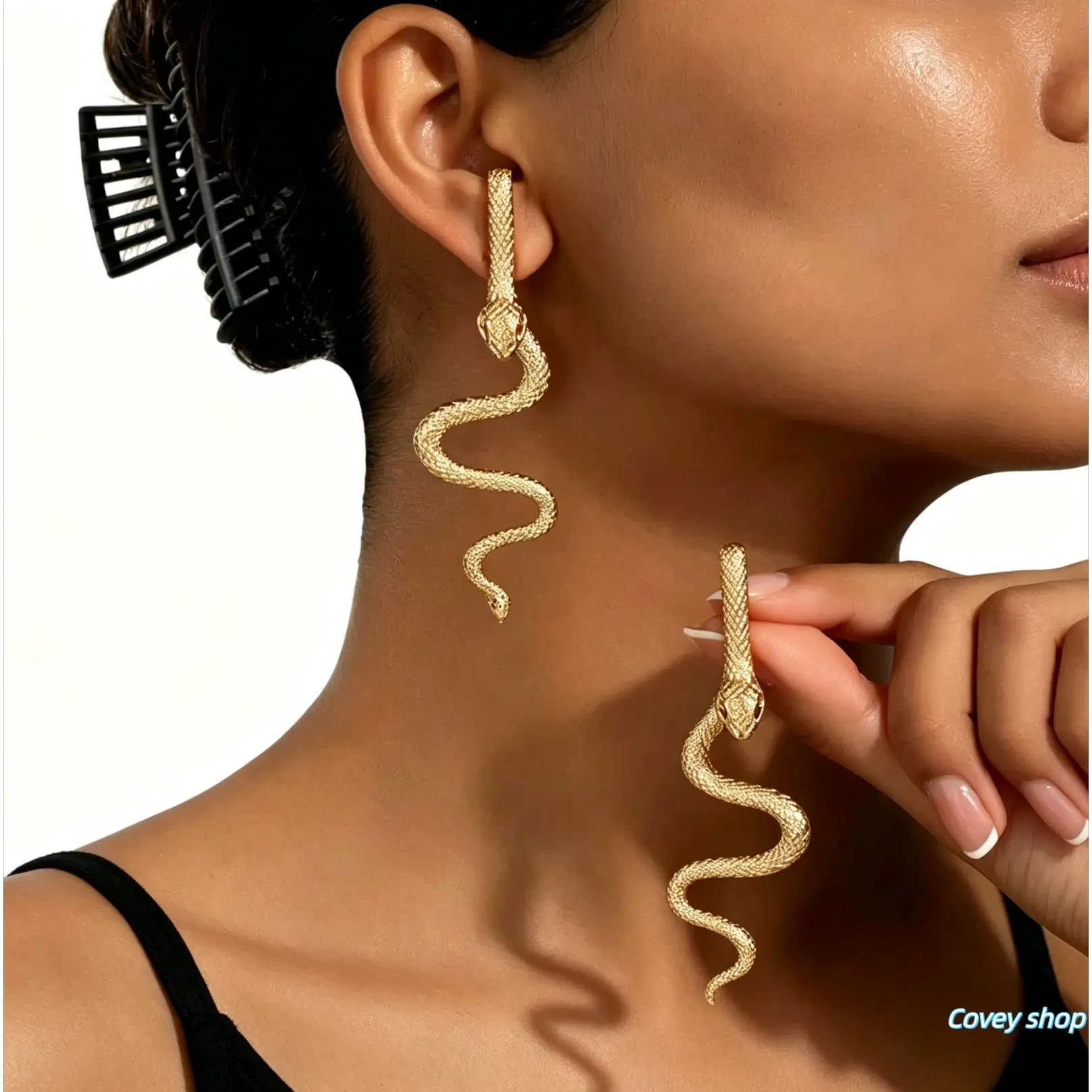 1 Pair Textured Gold Snake Dangle Earrings, Women Statement Drop Earrings, Vintage Serpent Jewelry, Trendy Ear Accessories For Night Out, Party, Daily Casual & Holiday Styling