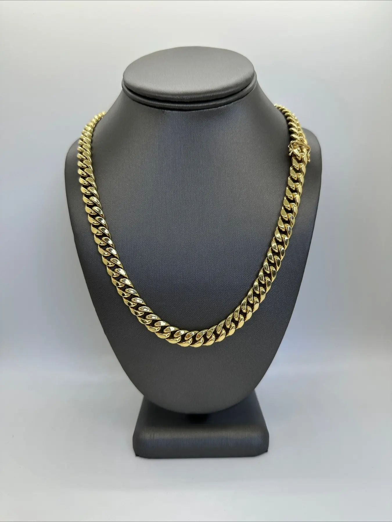 Trendy and fashionable ice diamond Cuban chain, bright diamond surface refraction and bright luster, 16mm heavy-duty version has a strong aura, party shape matching can easily create cool style, Halloween Thanksgiving gift, Cuban Link Necklace