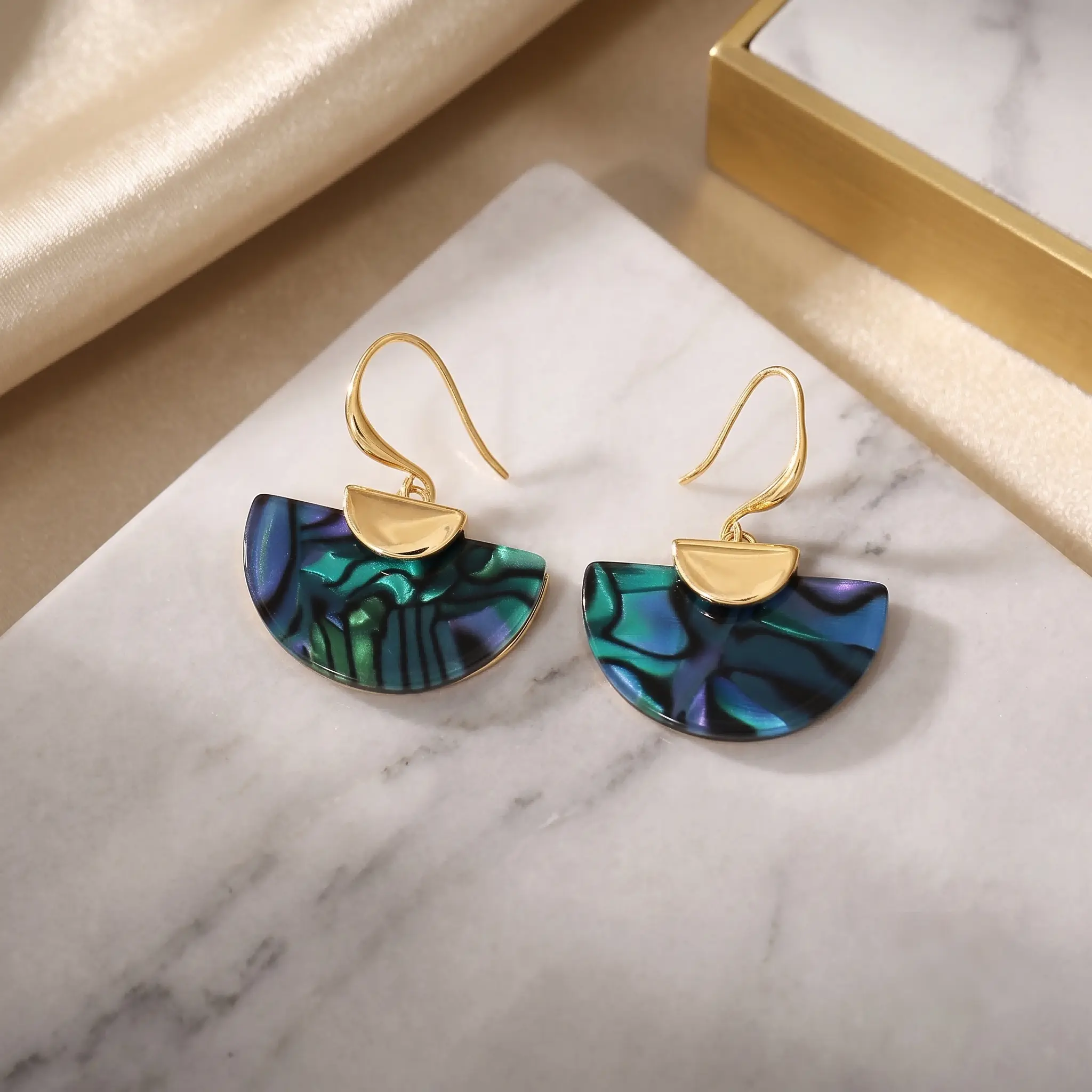Women's 18K Gold-Plated Vintage Fan-Shaped Drop  | Elegant Geometric Resin & Abalone Shell  | Trendy Fashion Jewelry