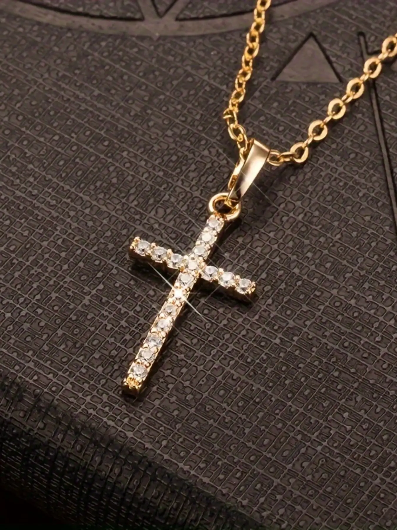 Full Diamond Cross Necklace, Luxury Fashion Vintage Cross Pendant, Collarbone Chain, Elegant Necklace, Perfect for Couples, Unisex Jewelry