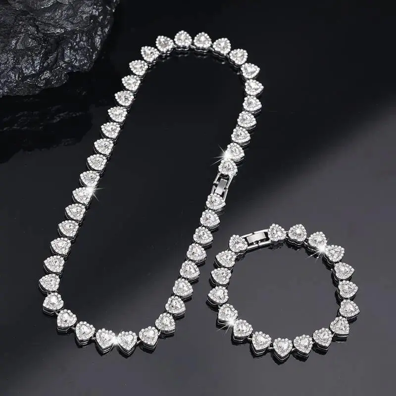 2Pcs Heart Shaped Cuban Chain Necklace Set, Hip Hop Style Choker Jewelry Set, Luxury Layered Necklaces for Teenagers, Perfect Gift for Valentine's Day, Birthday, Daily & Party Wear