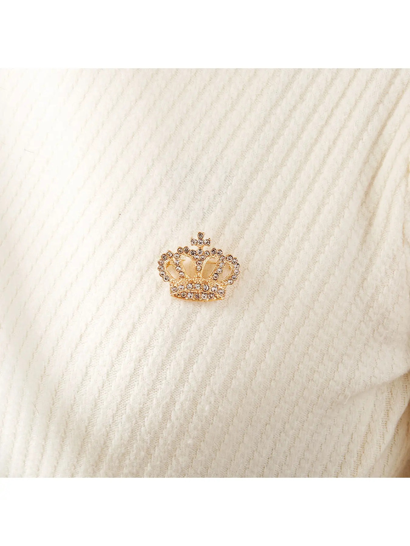 Minimalist Luxury Crown Brooch, Elegant Alloy Rhinestone Lapel Pin, High-End Anti-Exposure Accessory for Blazers & Coats, Sparkling Brooch