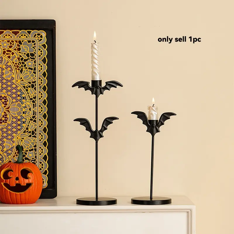 Halloween Black Metal Bat Candlestick Holder, Gothic Iron Taper Candle Stand, Spooky Tabletop Decorative Ornament, Indoor Dining Table Centerpiece, Gothic Home Desktop Display Decor for Halloween Party Night Club Bar Decor, Candle Holders For Candlesticks