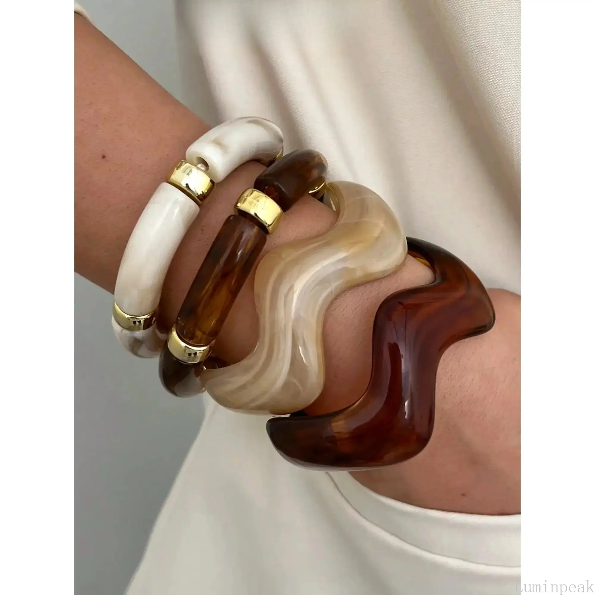 Female 4-Piece Basic Boho Wave Resin Bangles, Lightweight Stacking Stretch Bracelet Set, Casual Bohemian Jewelry for Daily Wear, Party Outfits, Birthday Gifting, All Seasons, Wave Shape, Year Round, Stretch Bangles, Resin Blend, Four Pieces