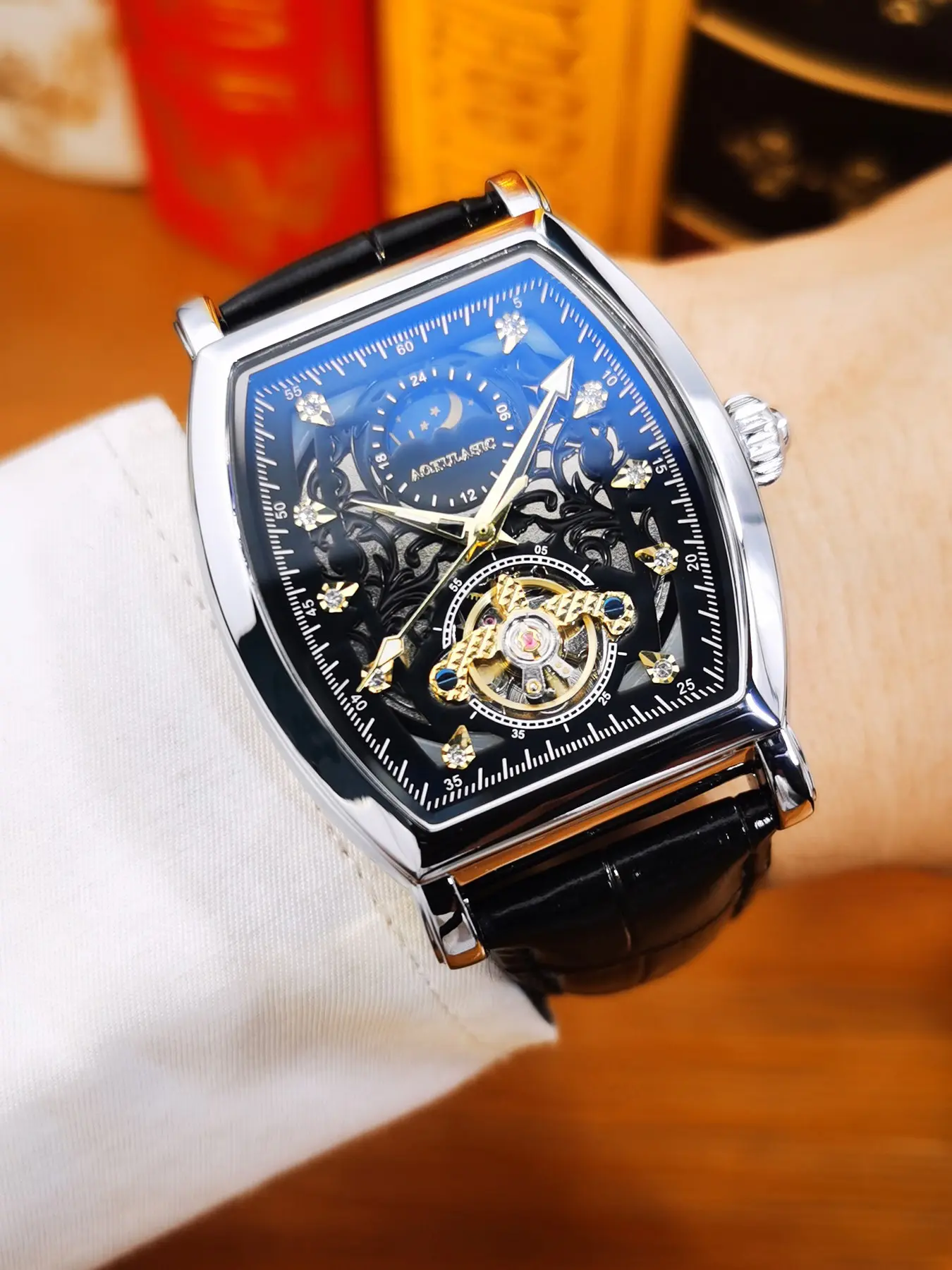 1pc Vintage Moon Phase Skeleton Automatic Mechanical Analog Wristwatch for Men Luminous Hands Top Brand Leather Strap Fashion Tourbillon Mens Watches Casual Wristwatches Luminous Fashionable Dial