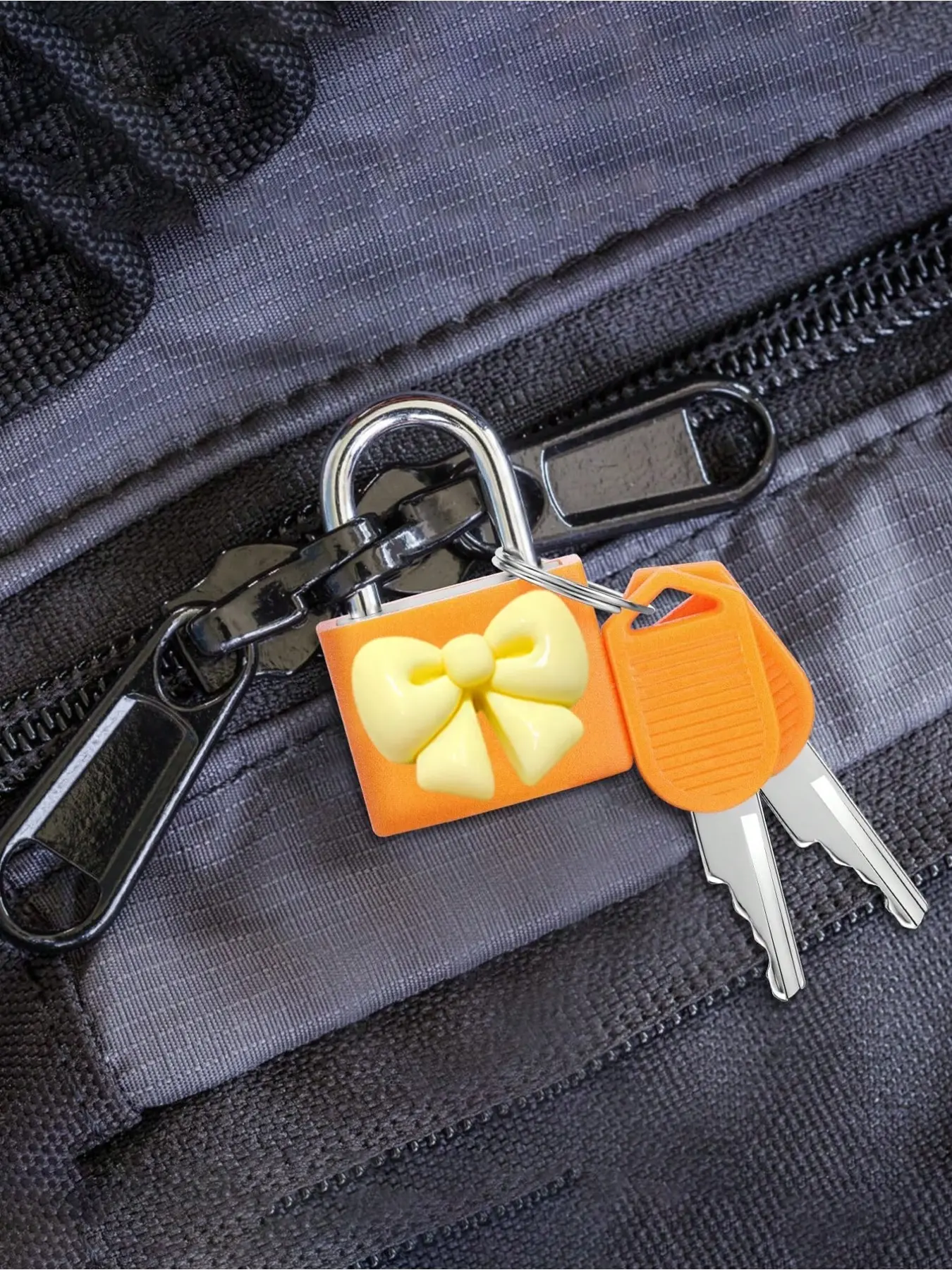 Portable small color plastic luggage padlock with bow decoration, includes 1 padlock with 2 keys, compact and sturdy, Secure Lock, luggage lock, mini luggage padlock, mini storage locker lock