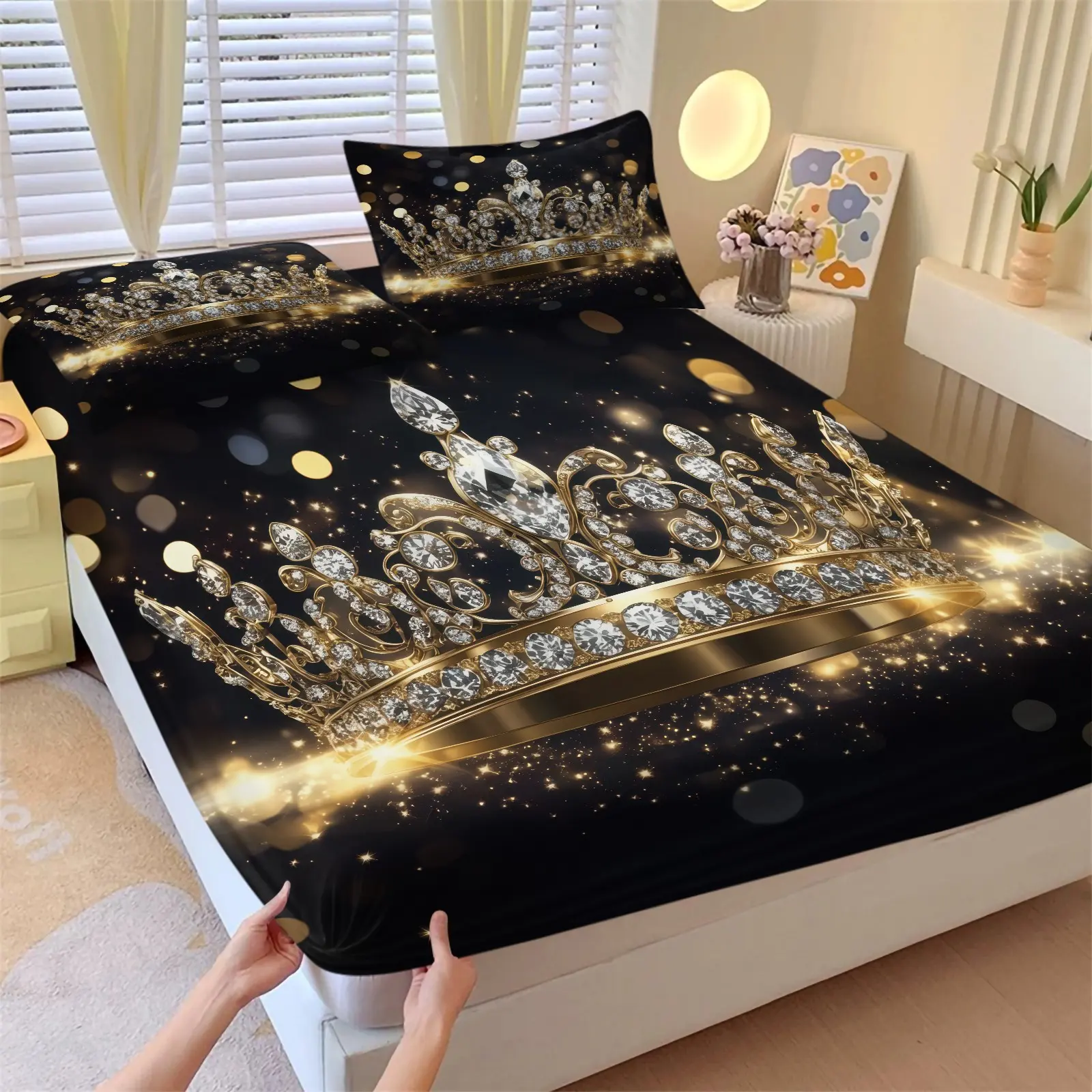 3PCS Luxury Gold Diamond Crown Glitter Bokeh Fitted Sheet Set (1 Fitted Sheet + 2 Pillowcases), Soft Wrinkle Resistant Breathable Skin-Friendly Fabric, Deep Pocket Anti-Slip Full Wrap Design, Elegant Noble Queen Bedding For Bedroom & Dorm
