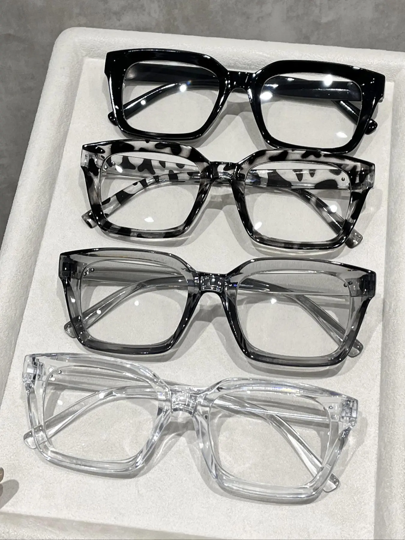 Unisex Fashionable Stylish Square Frames Non-prescription Eyeglasses, Square Frame Eyewear, Trendy Casual Clear Eyeglasses for Everyday Use, Fashion Accessories for Outdoor Activities