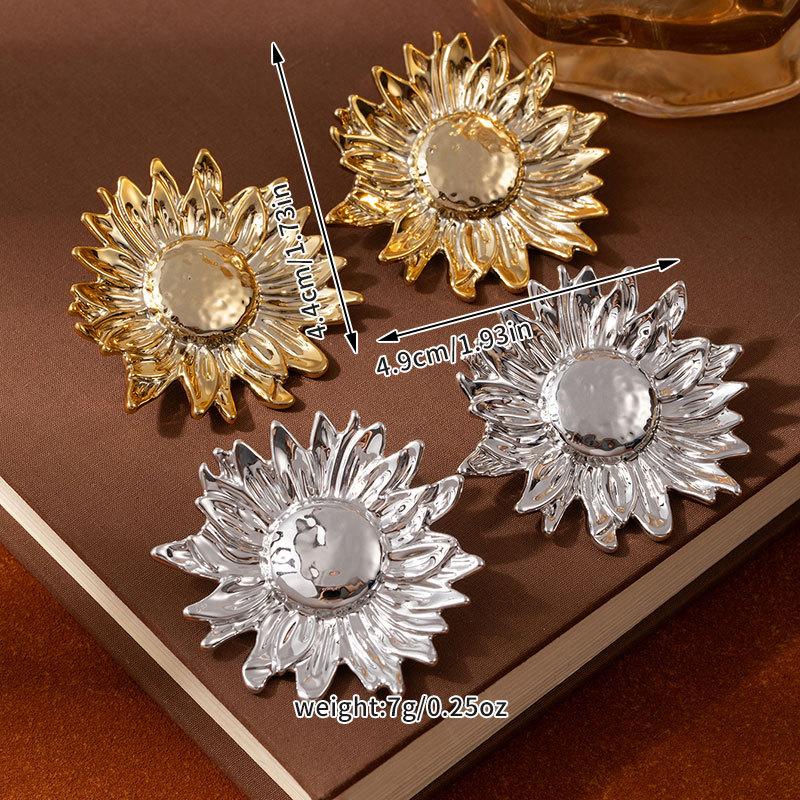 High-end Light Luxury Textured Leaf Earrings, Metallic Style, Personalized Stereo CCB Multi-layer exaggerated Multi-layer Flower Earrings